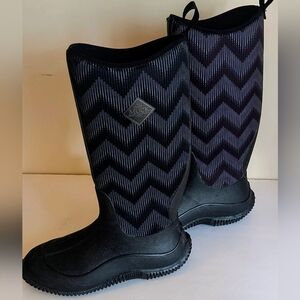 Muck Boot Co Women's Hale Waterproof Rubber Boots Size 9 Chevron Pattern Rain